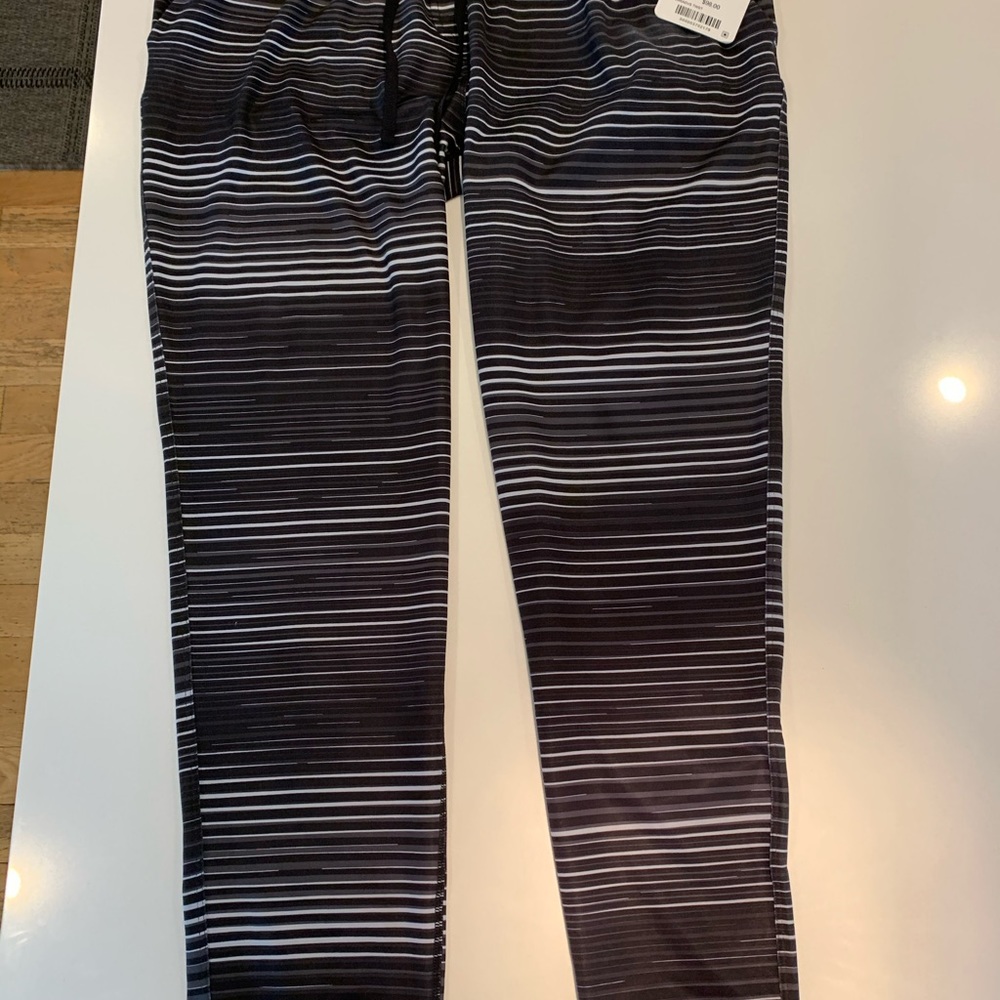 NWT Lululemon Jet Crop pants